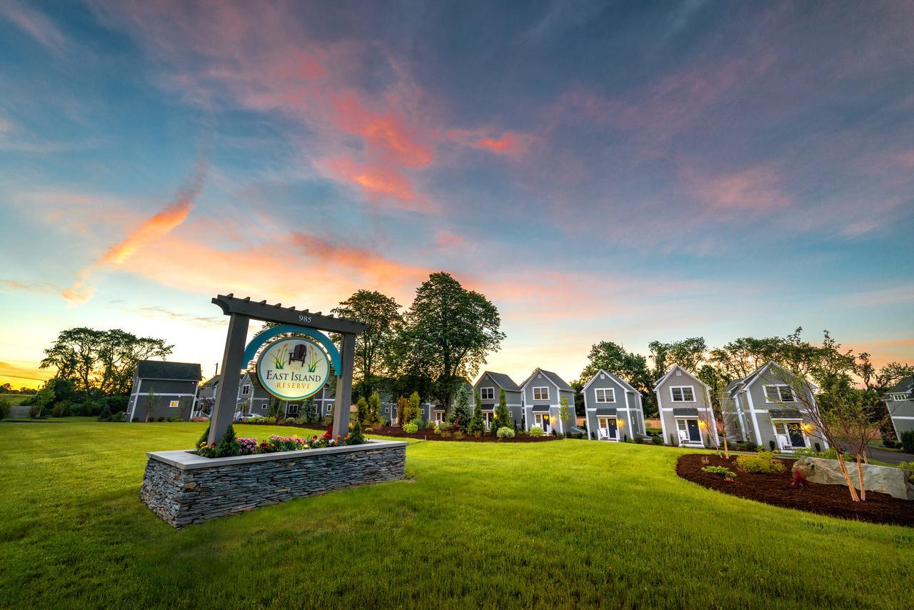 The East Island Reserve Hotel ミドルタウン エクステリア 写真